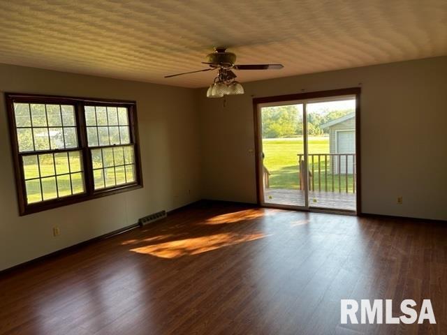 9411 141st Street West Taylor Ridge, IL 61284 - Photo 11 of 16