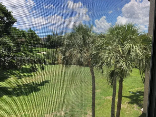 $2,050 | 9441 Evergreen Place, Unit 301, Davie, FL 33324