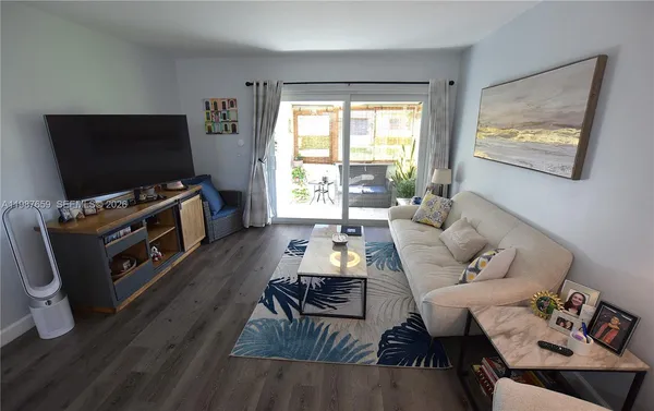 $1,600 | 2572 Emory Drive West, Unit F, West Palm Beach, FL 33415