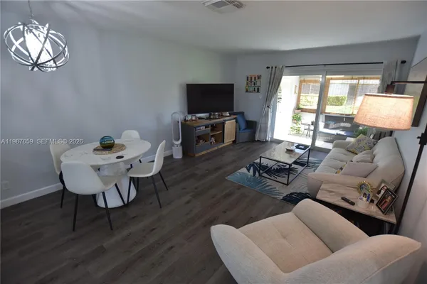 $1,600 | 2572 Emory Drive West, Unit F, West Palm Beach, FL 33415