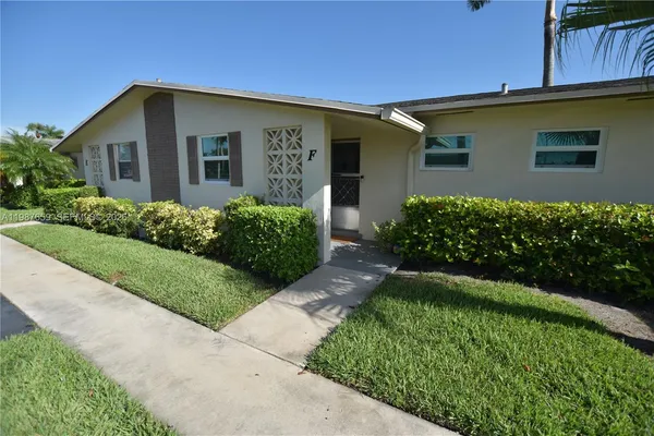 $1,600 | 2572 Emory Drive West, Unit F, West Palm Beach, FL 33415