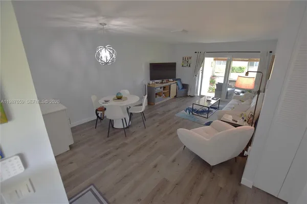 $1,600 | 2572 Emory Drive West, Unit F, West Palm Beach, FL 33415