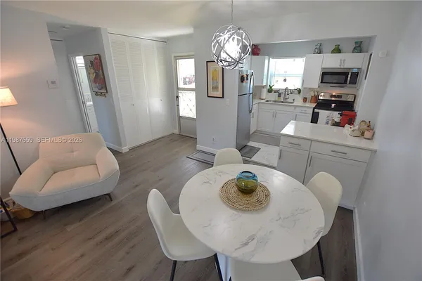 $1,600 | 2572 Emory Drive West, Unit F, West Palm Beach, FL 33415