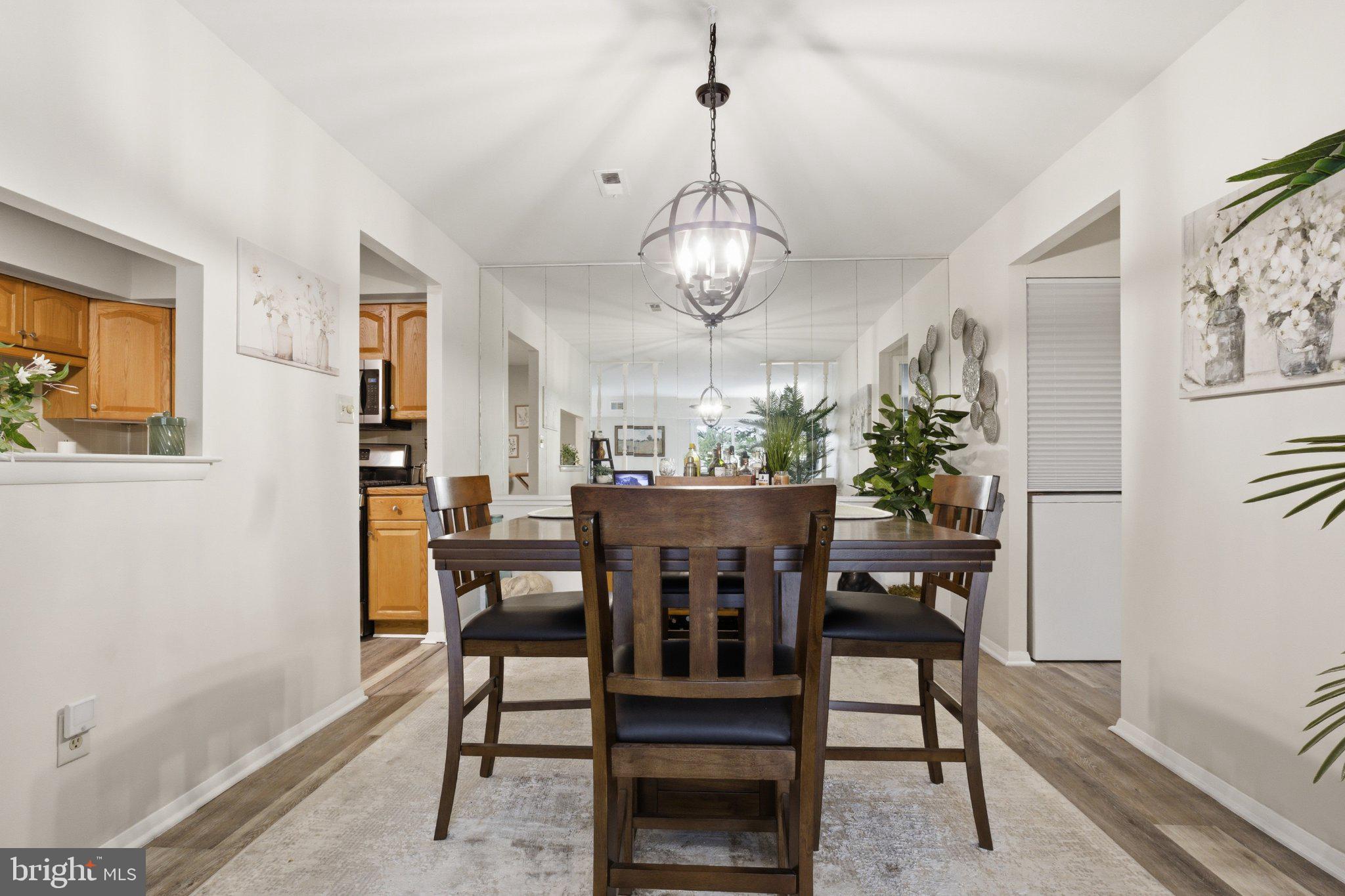 2902 State Hill Road, Unit E6 Reading, PA 19610 - Photo 5 of 14 Modern dining space with elegant charm.