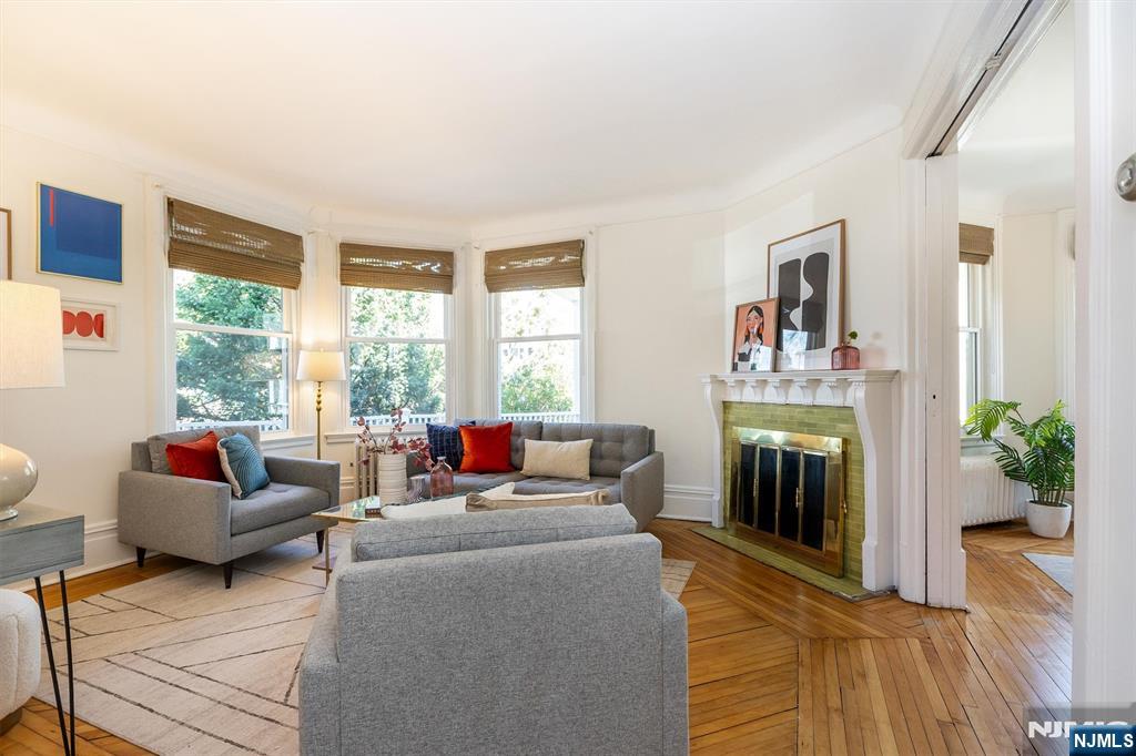 39 Draper Terrace Montclair, NJ 07042 - Photo 12 of 42