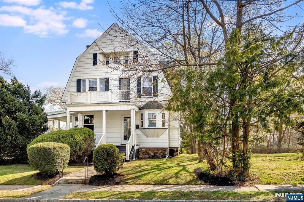 39 Draper Terrace Montclair, NJ 07042 - Photo 2 of 42