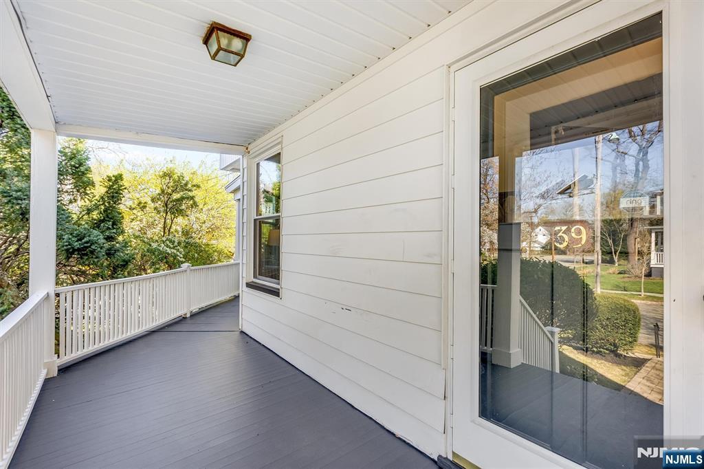 39 Draper Terrace Montclair, NJ 07042 - Photo 4 of 42