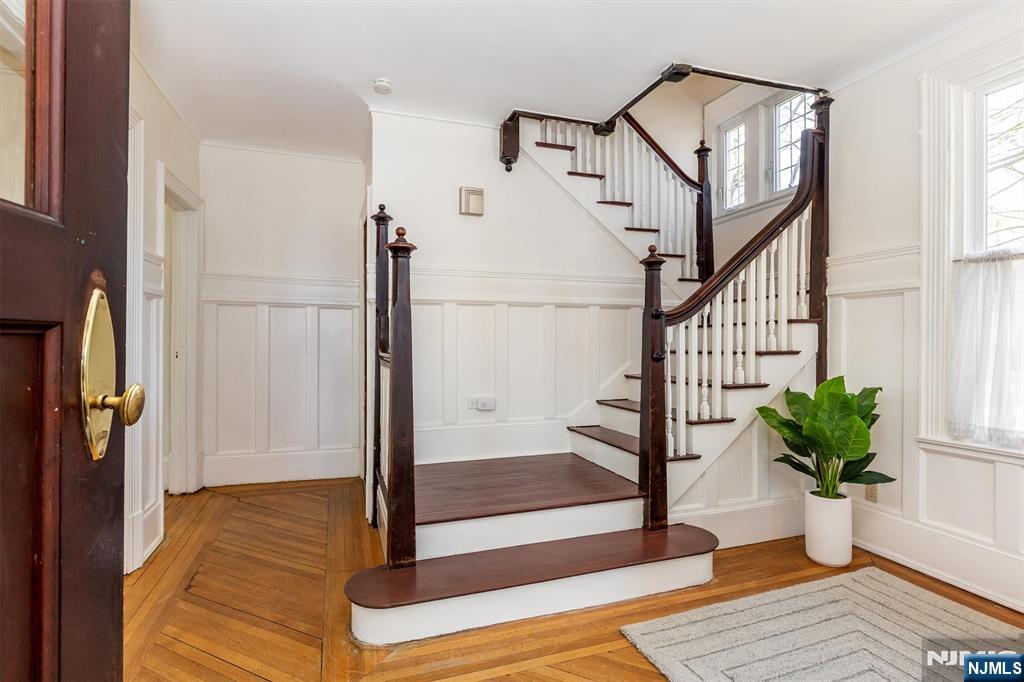 39 Draper Terrace Montclair, NJ 07042 - Photo 5 of 42