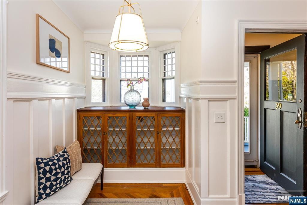 39 Draper Terrace Montclair, NJ 07042 - Photo 7 of 42