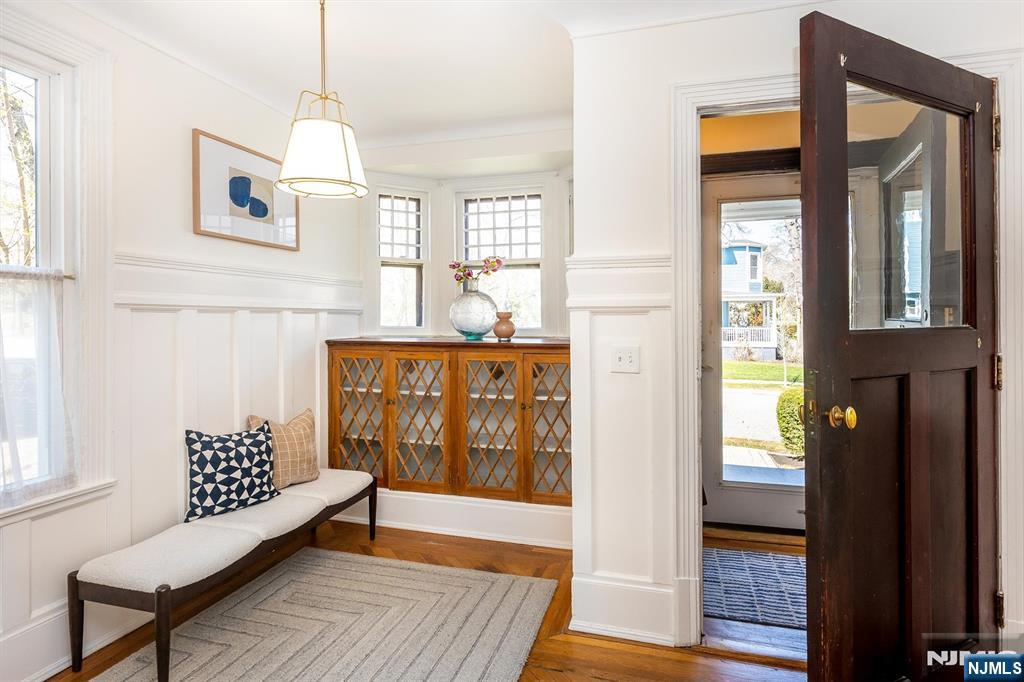 39 Draper Terrace Montclair, NJ 07042 - Photo 8 of 42