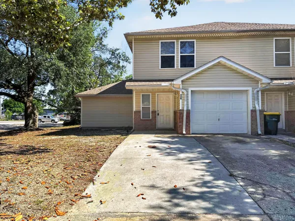 $1,895 | 46 Park Circle Southeast, Unit B, Fort Walton Beach, FL 32548