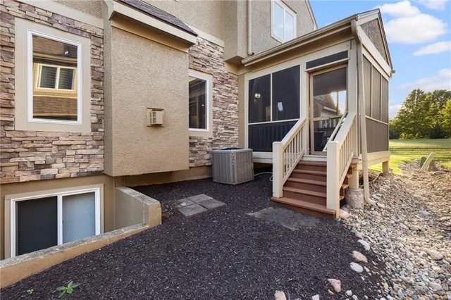 $429,900 | 13942 South Summit Street, Olathe, KS 66062