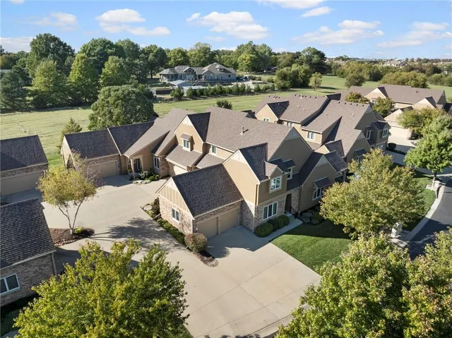 $429,900 | 13942 South Summit Street, Olathe, KS 66062