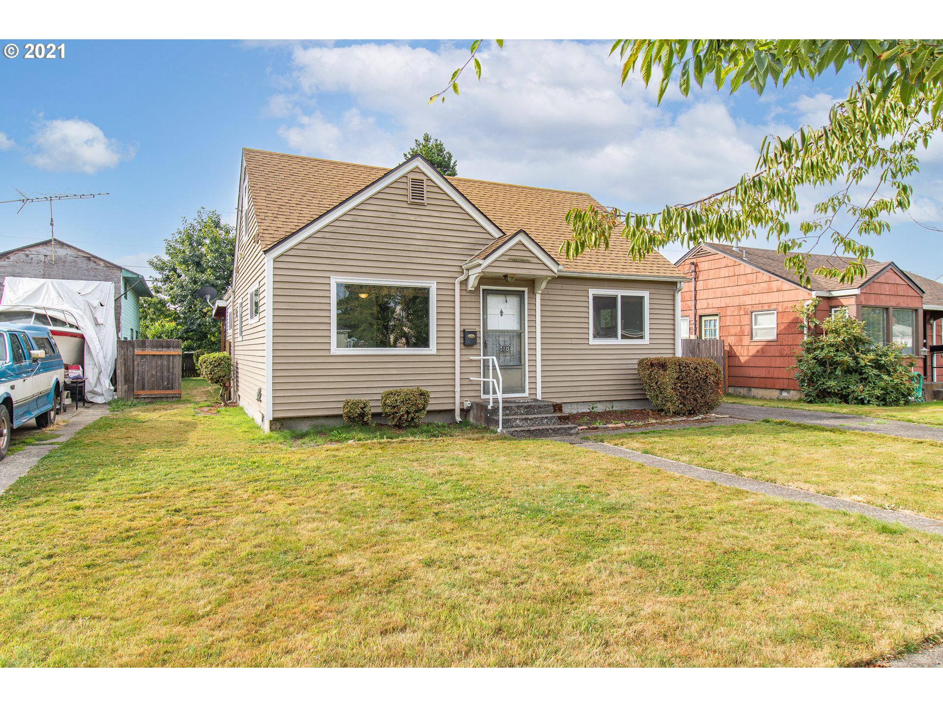 3115 Florida Street Longview, WA 98632 - Photo 2 of 29 Gallery Image 2