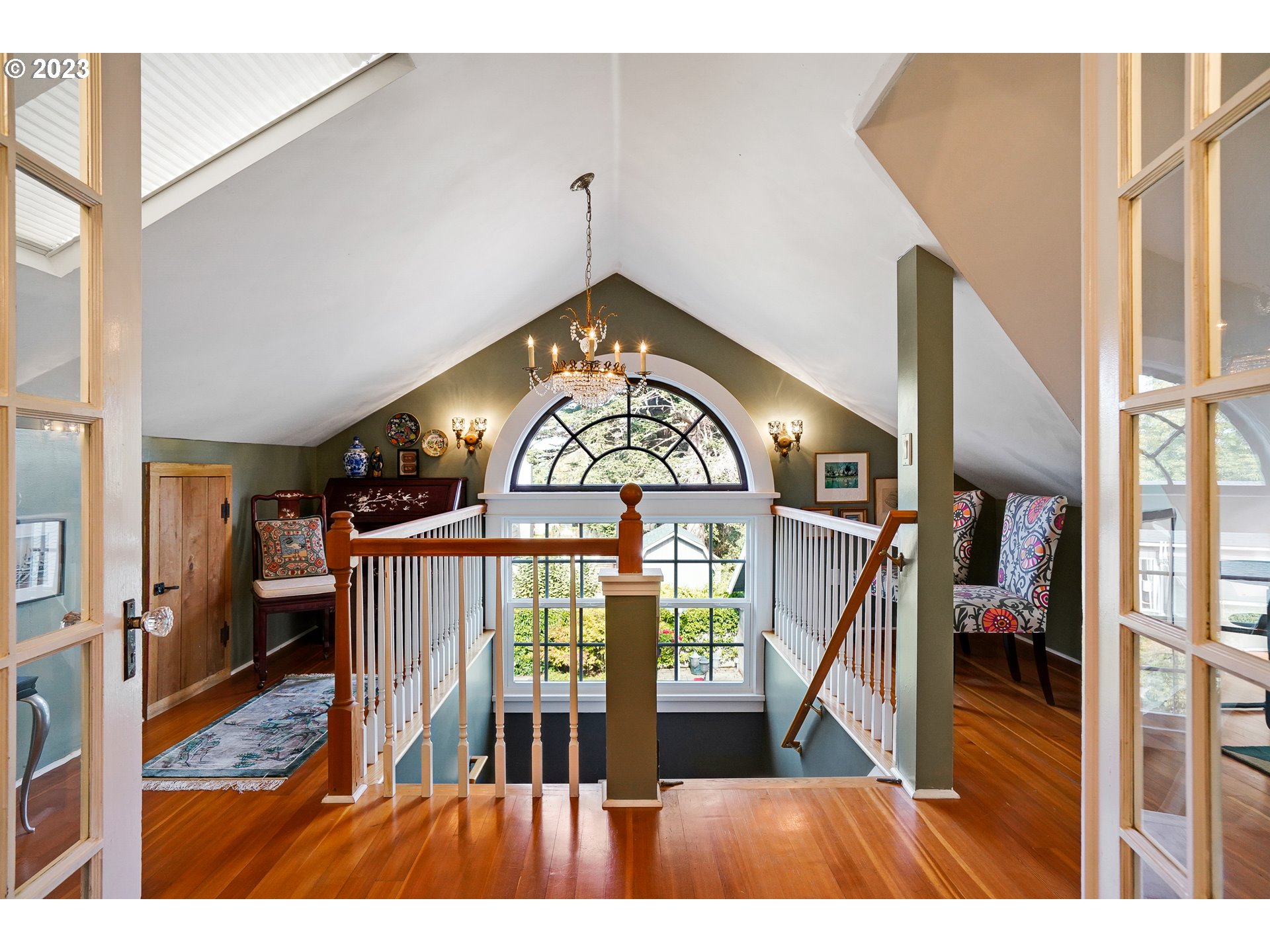 810 North Water Street Silverton, OR 97381 - Photo 25 of 48 a view of a interior of the house