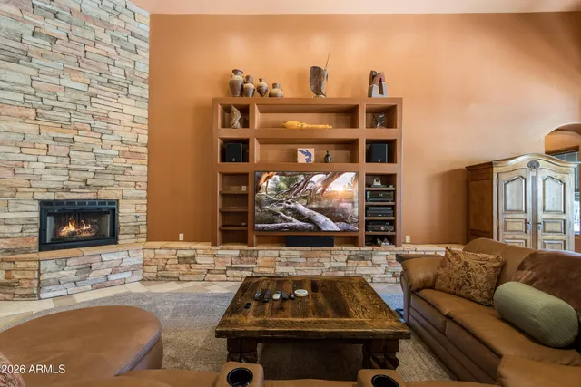 $1,300,000 | 6010 East Lippizan Way, Hereford, AZ 85615