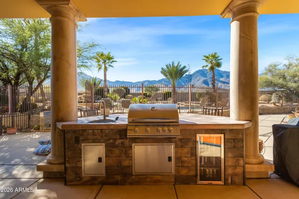 $1,300,000 | 6010 East Lippizan Way, Hereford, AZ 85615