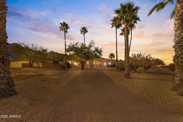 $1,300,000 | 6010 East Lippizan Way, Hereford, AZ 85615