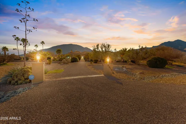 $1,300,000 | 6010 East Lippizan Way, Hereford, AZ 85615