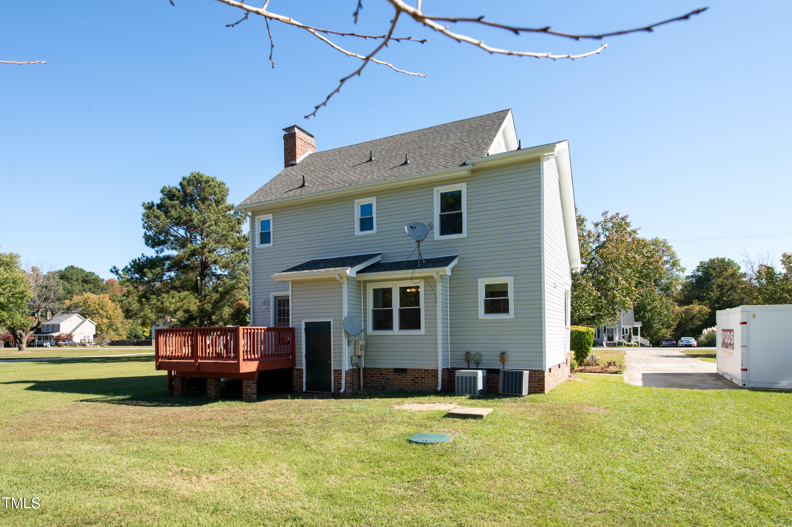 10024 Joe Leach Road Raleigh, NC 27603 - Photo 4 of 26 a house view with a garden space