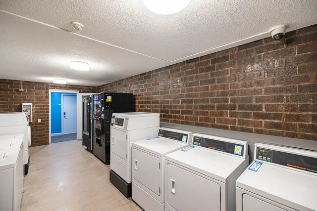 $949 | 1505 North Peoria Avenue, Unit 1002, Peoria, IL 61603