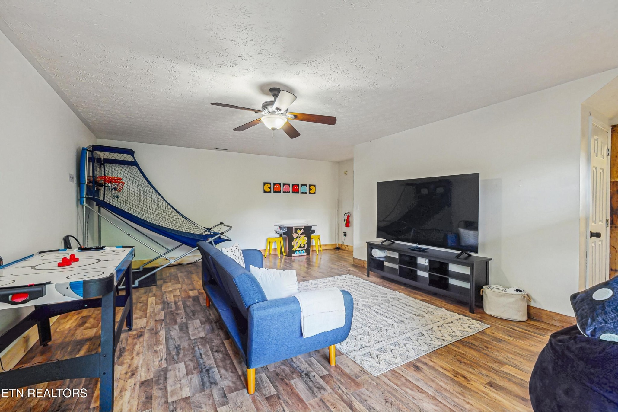 1949 Shady Grove Road Sevierville, TN 37876 - Photo 14 of 19 Gallery Image 14