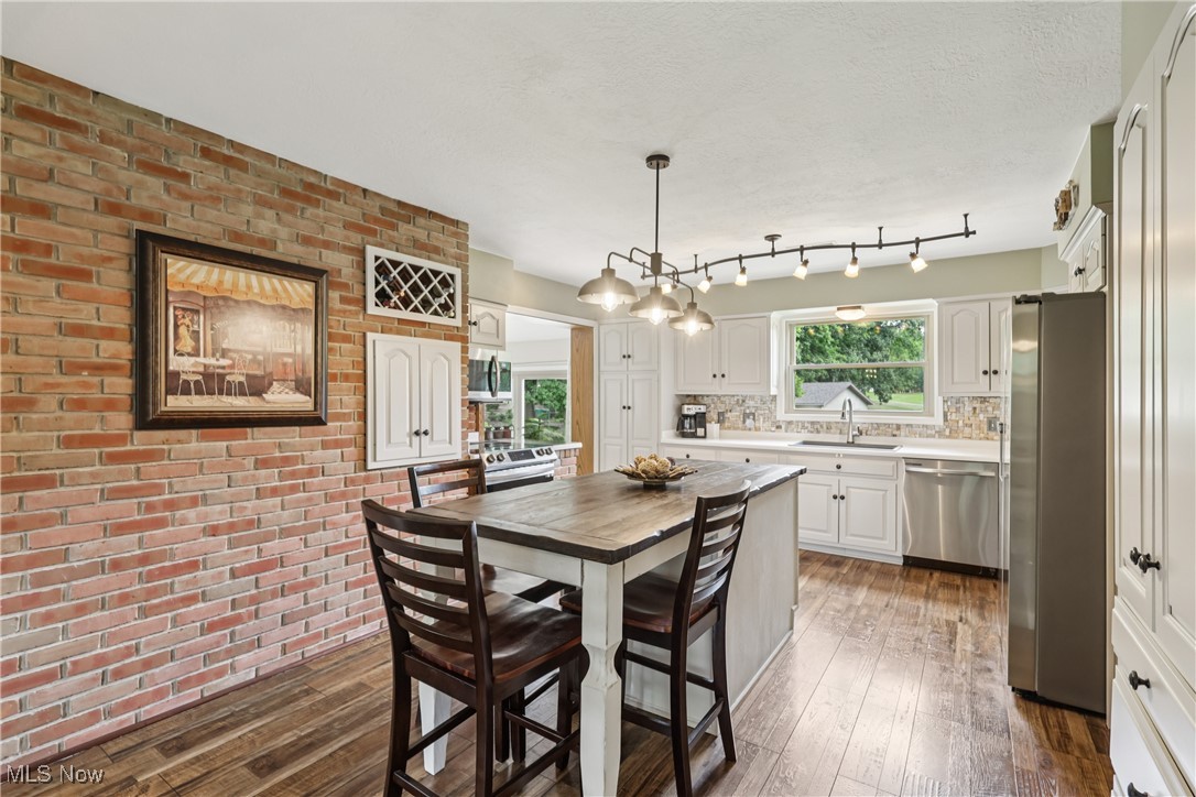 4101 Huffman Road Medina, OH 44256 - Photo 5 of 48 Spacious kitchen with newer appliances