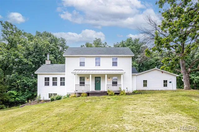 $650,000 | 720 East Breedlove Drive, Sturgeon, MO 65284