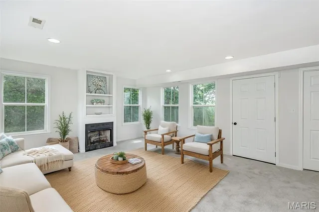 $640,000 | 720 East Breedlove Drive, Sturgeon, MO 65284