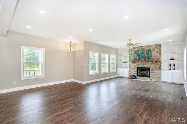 $640,000 | 720 East Breedlove Drive, Sturgeon, MO 65284