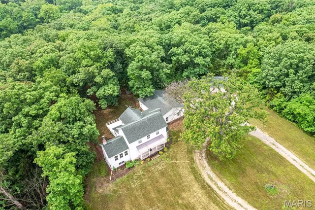 $640,000 | 720 East Breedlove Drive, Sturgeon, MO 65284