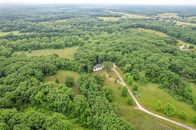 $640,000 | 720 East Breedlove Drive, Sturgeon, MO 65284