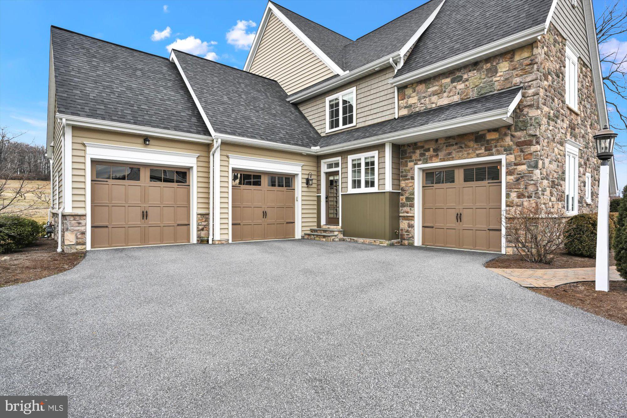 519 East Delp Road Lancaster, PA 17601 - Photo 3 of 63 Parking/Side View