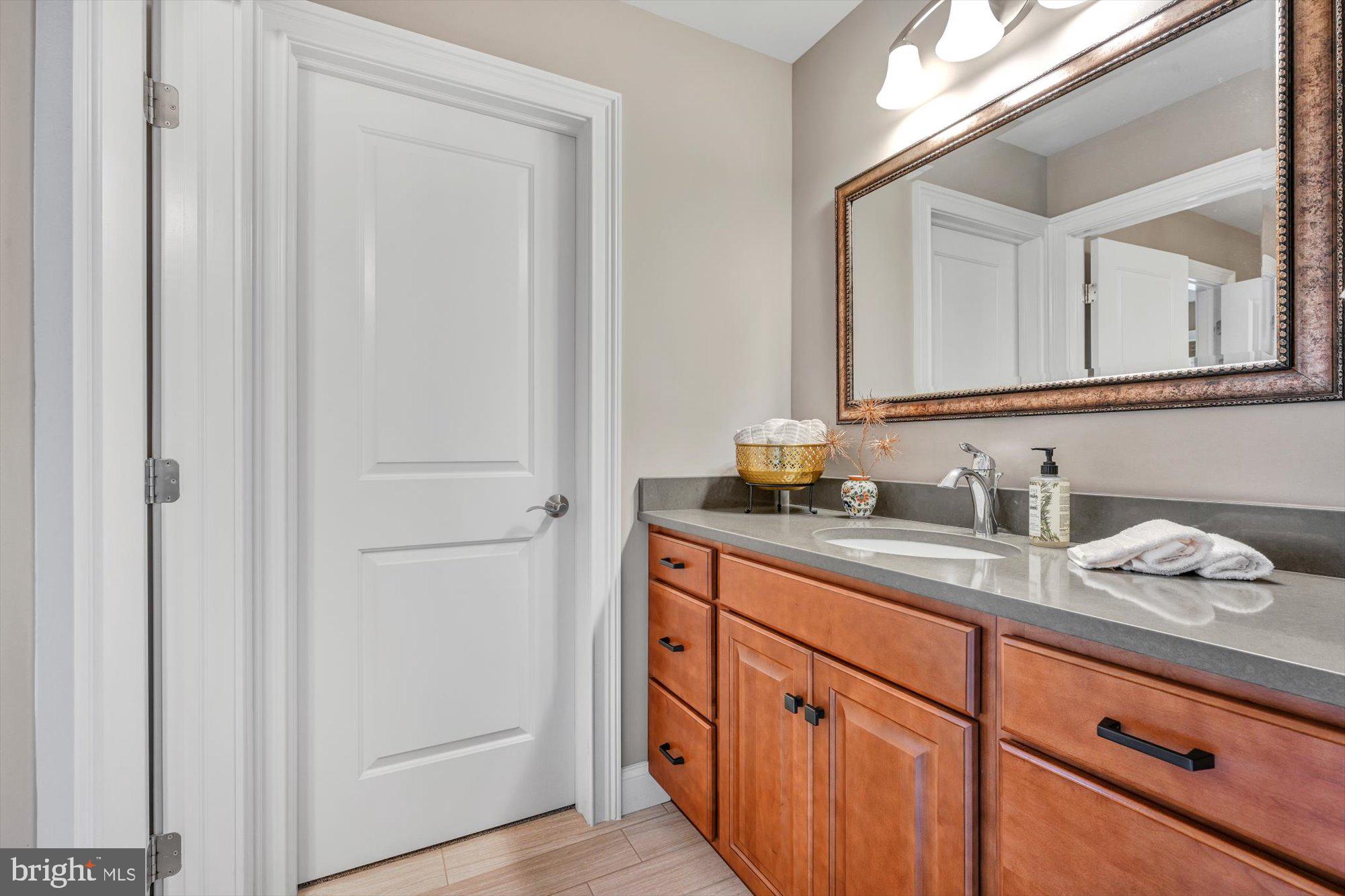 519 East Delp Road Lancaster, PA 17601 - Photo 47 of 63 Jack & Jill Bathroom