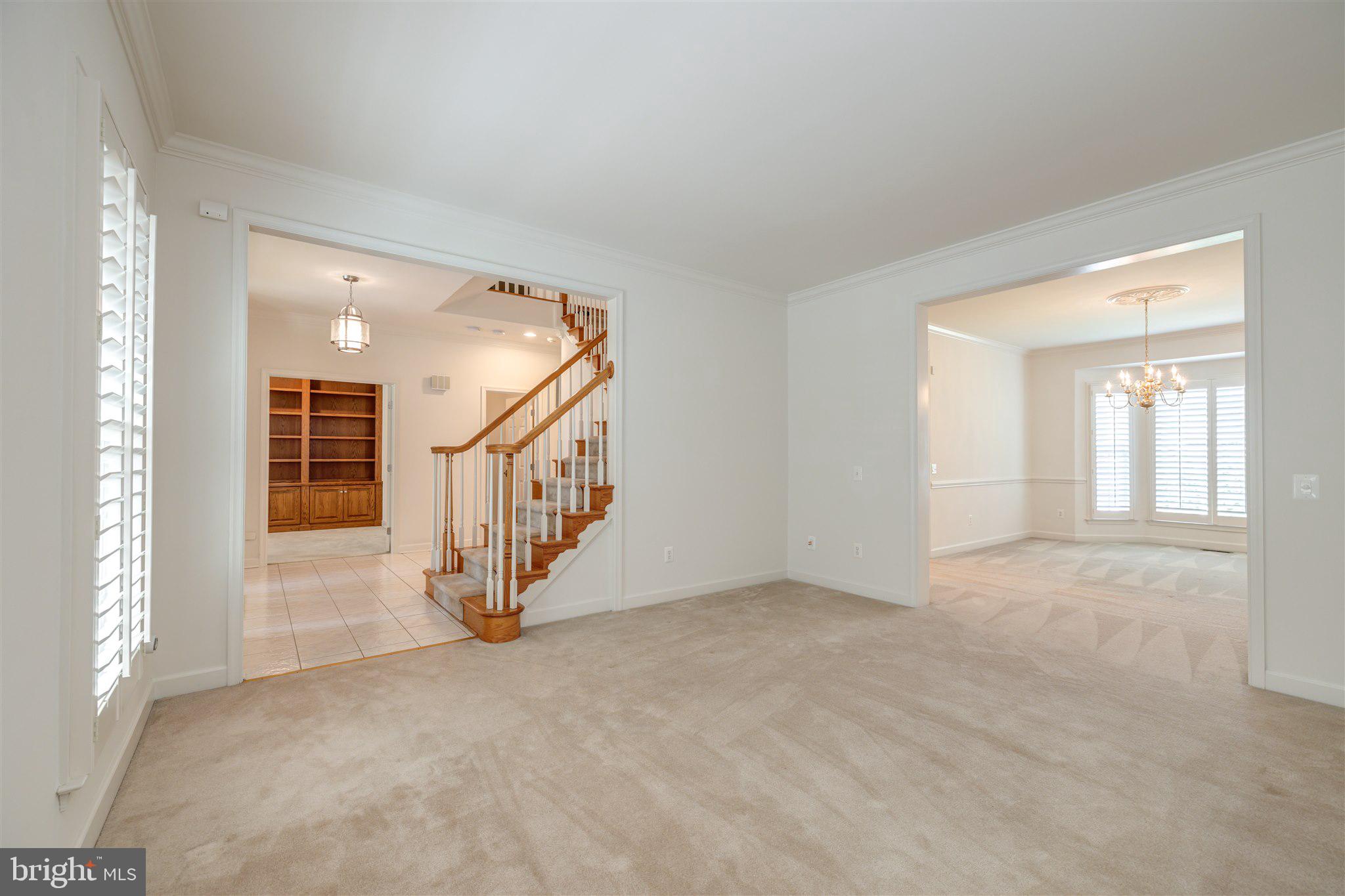7379 Hunters Oak Court Springfield, VA 22150 - Photo 11 of 58 Living Room