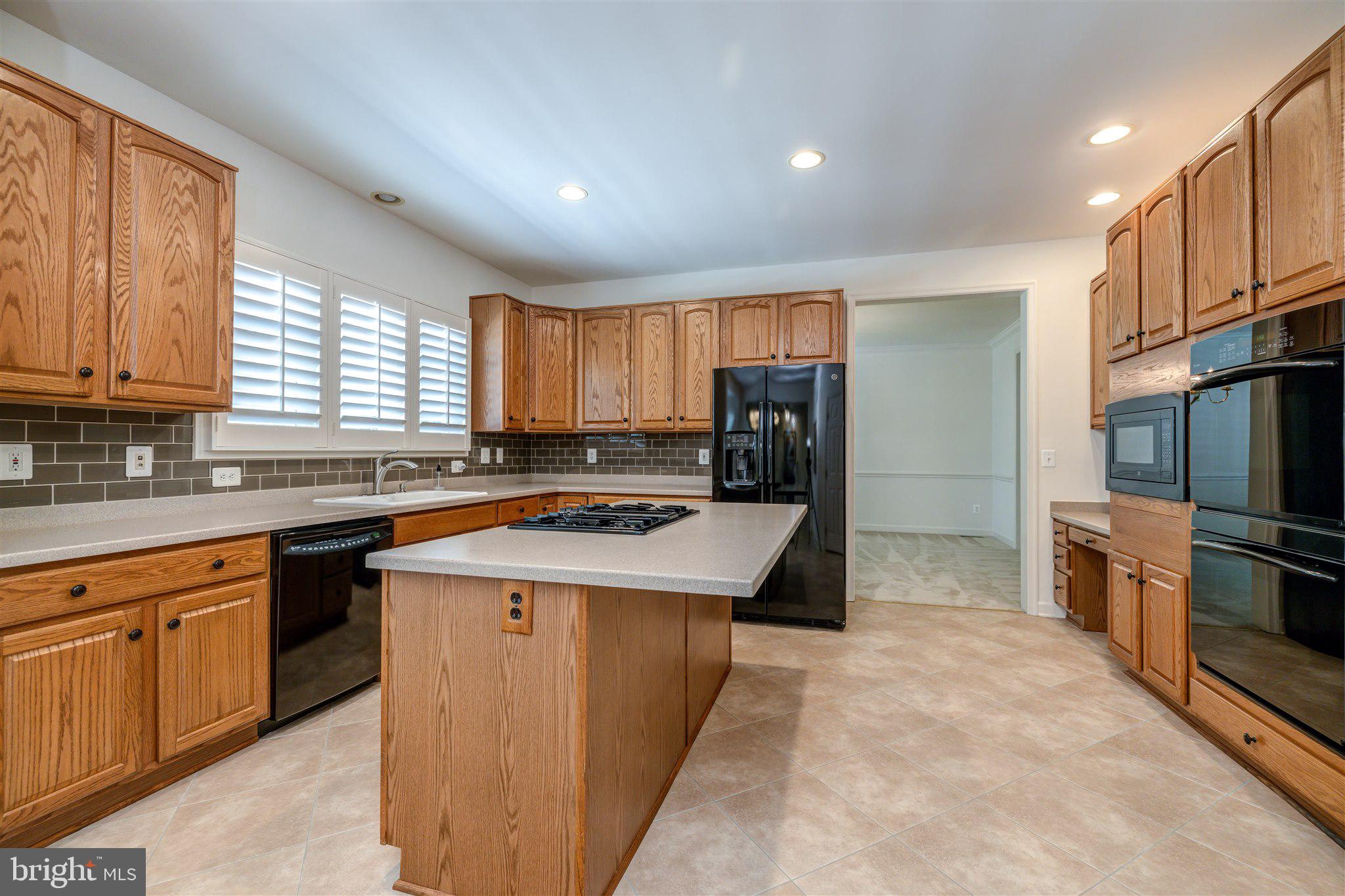 7379 Hunters Oak Court Springfield, VA 22150 - Photo 18 of 58 Kitchen