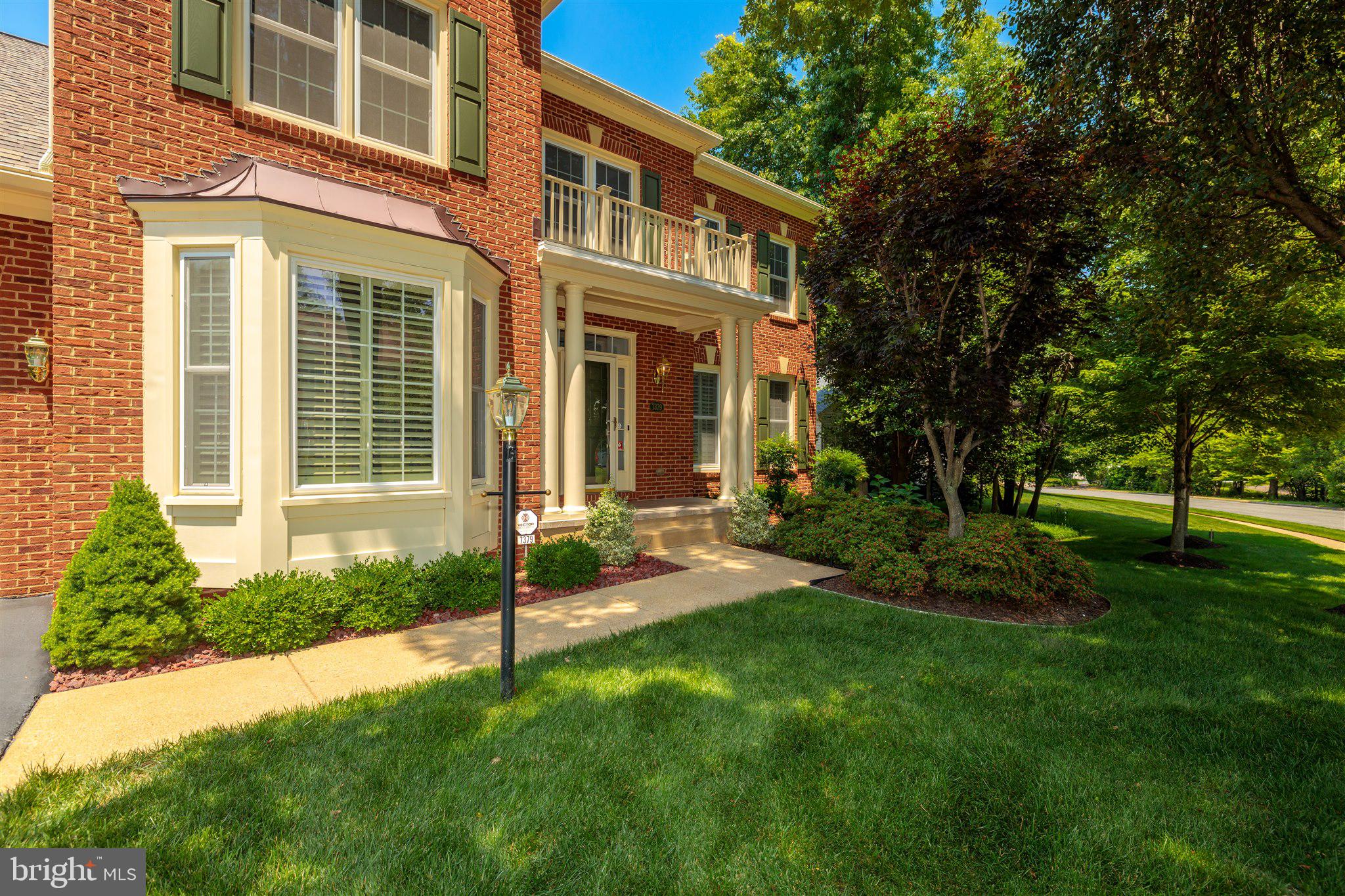 7379 Hunters Oak Court Springfield, VA 22150 - Photo 4 of 58 7379 Hunters Oak Court