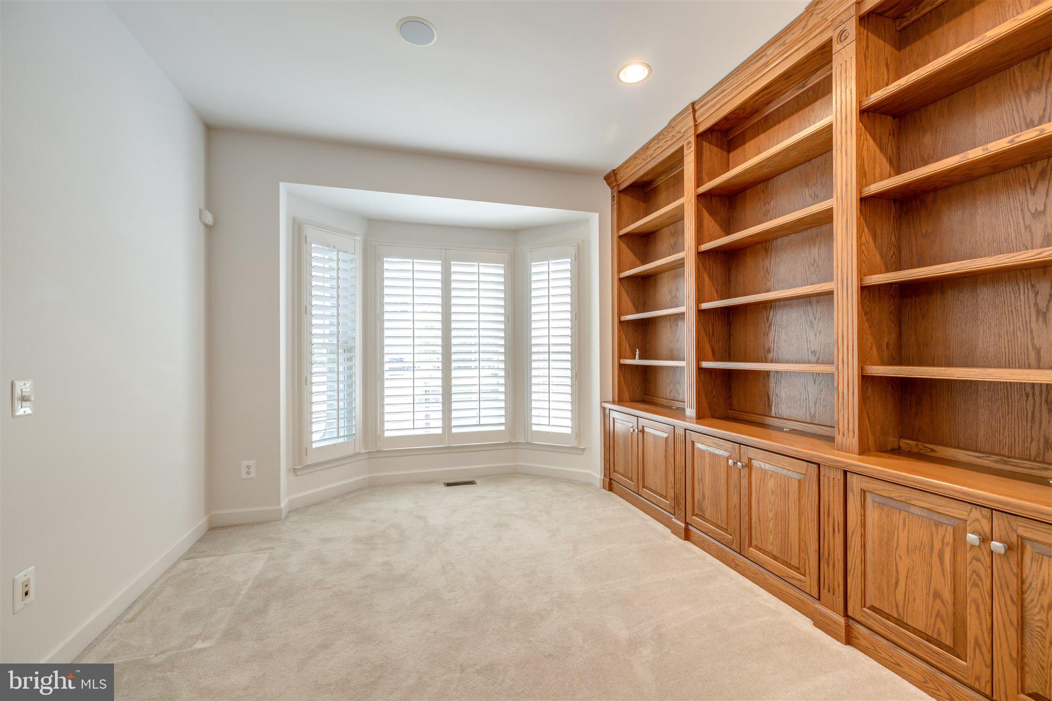 7379 Hunters Oak Court Springfield, VA 22150 - Photo 8 of 58 Main Level Office