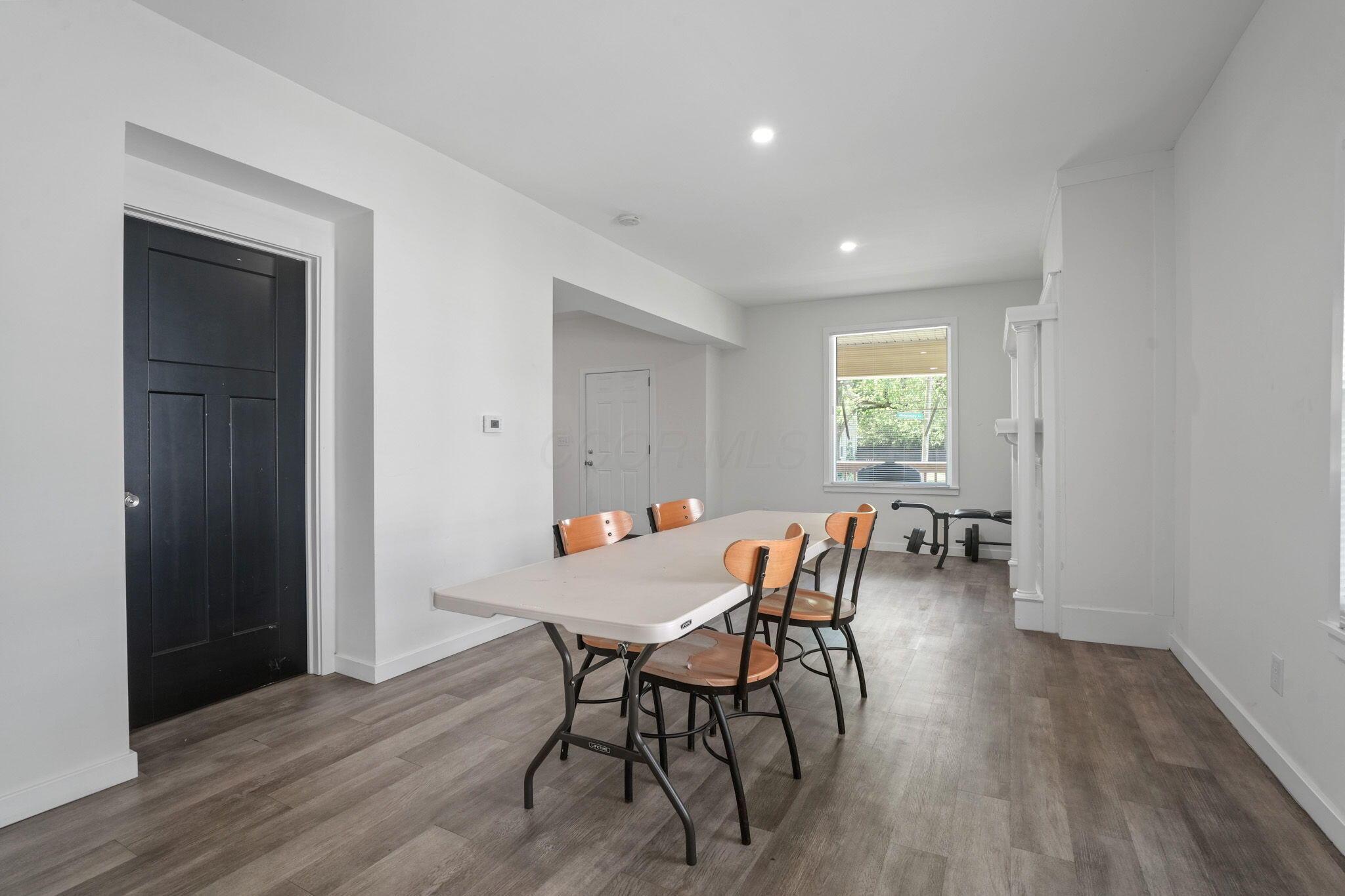 2278 Ridgeway Avenue Columbus, OH 43219 - Photo 4 of 14 Dining Space