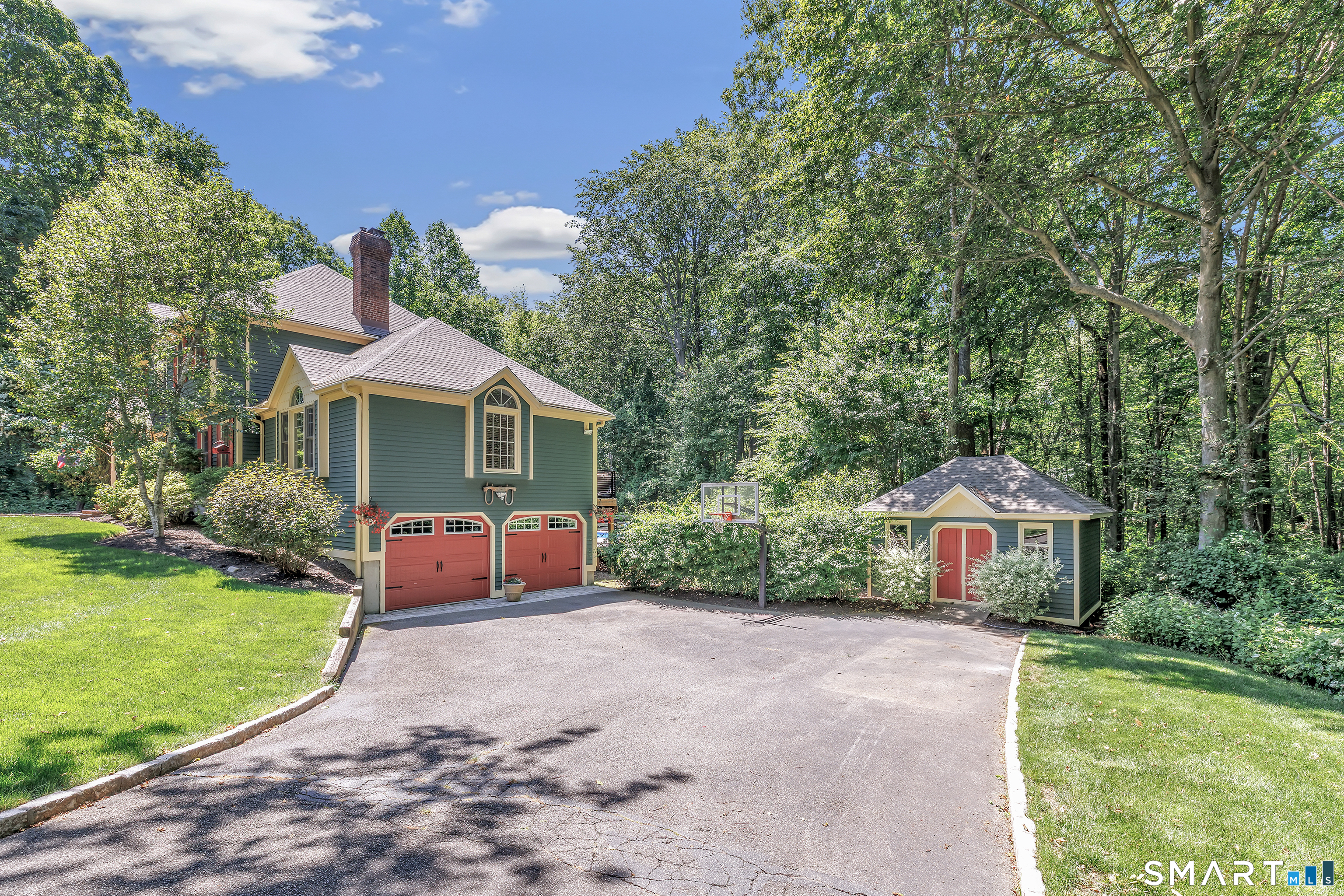 995 Beaver Dam Road Stratford, CT 06614 - Photo 4 of 40