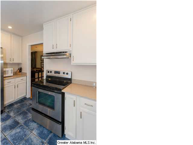 421 Cliff Place Birmingham, AL 35209 - Photo 11 of 32
