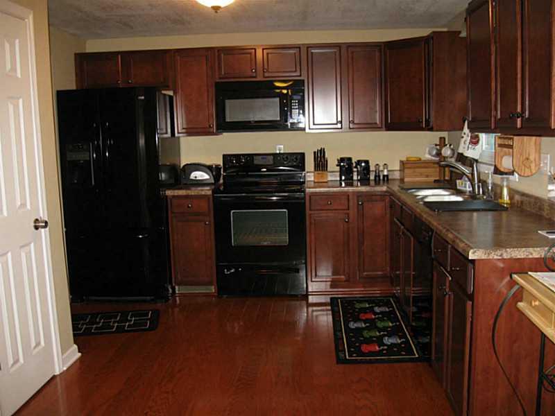 267 Foster Road New Brighton, PA 15066 - Photo 2 of 24 Kitchen.
