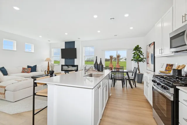 $334,980 | 6225 205th Street North, Forest Lake, MN 55025