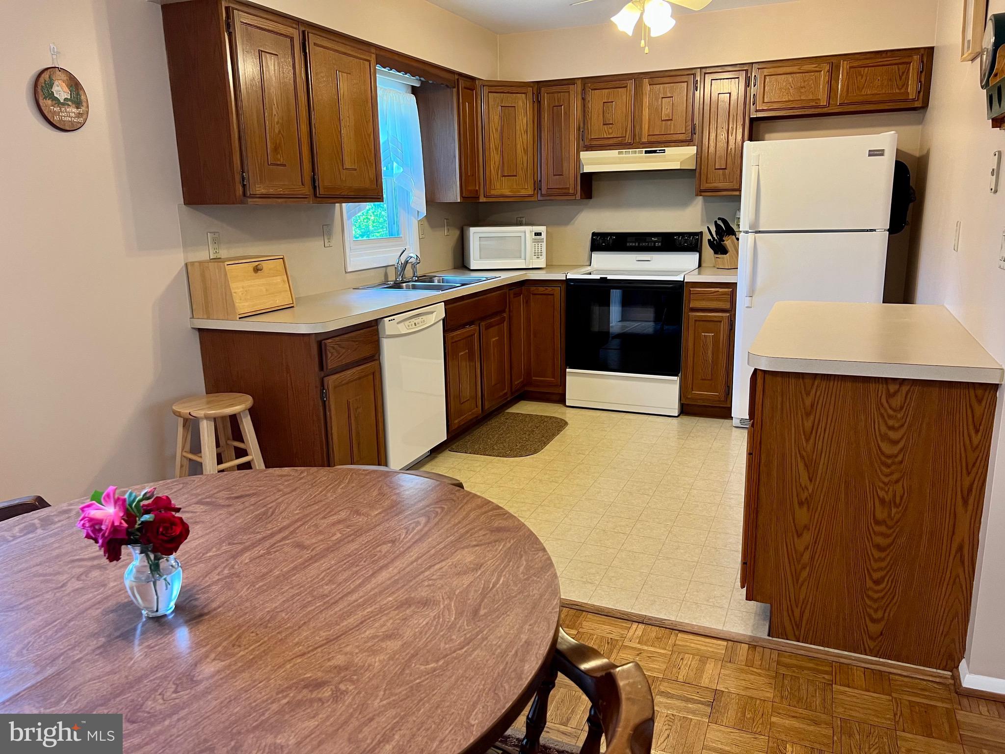 482 Pine Ridge Circle Lewisberry, PA 17339 - Photo 6 of 27 Gallery Image 6