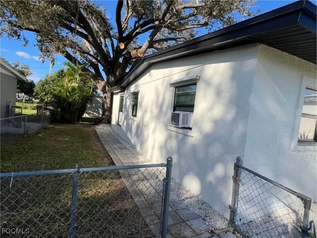 $1,000 | 712 Camellia Drive, North Fort Myers, FL 33903