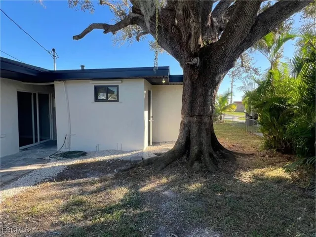 $1,000 | 712 Camellia Drive, North Fort Myers, FL 33903