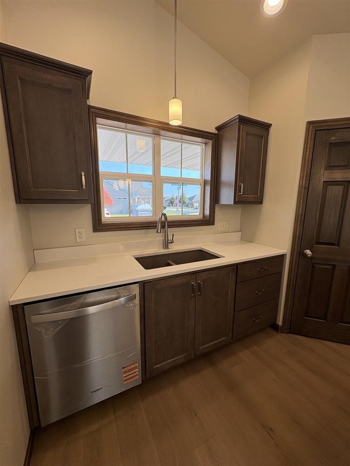 3876 Meunier Lane Green Bay, WI 54311 - Photo 5 of 29