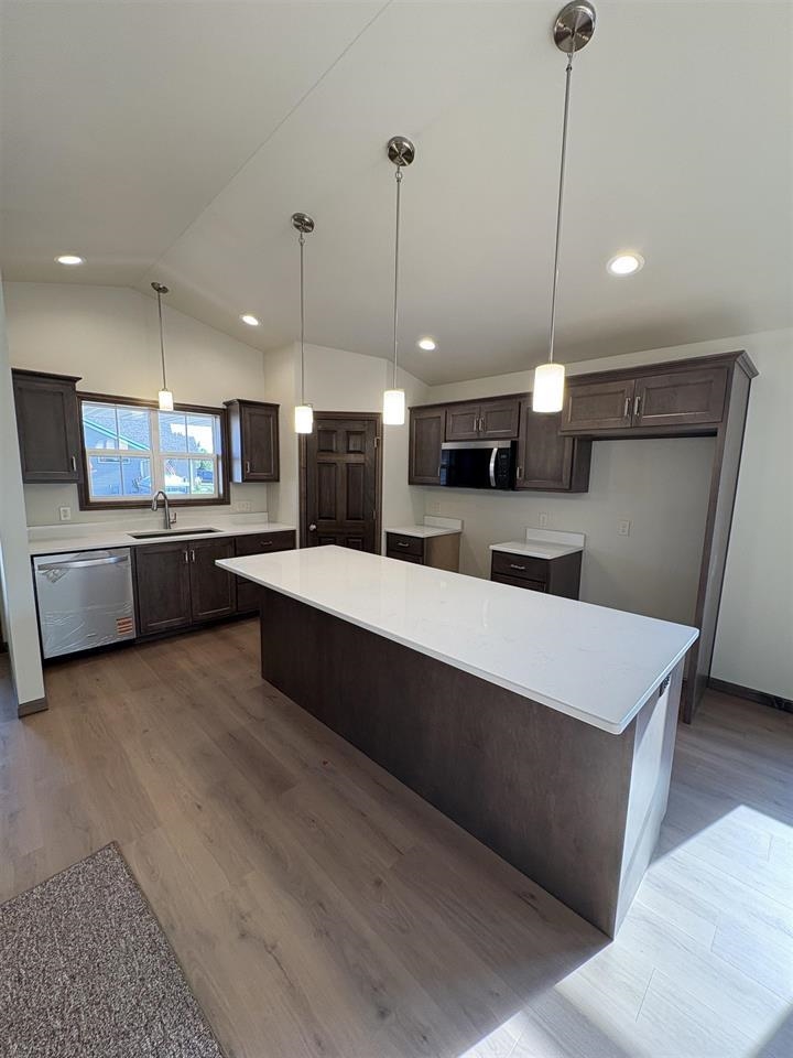 3876 Meunier Lane Green Bay, WI 54311 - Photo 10 of 29