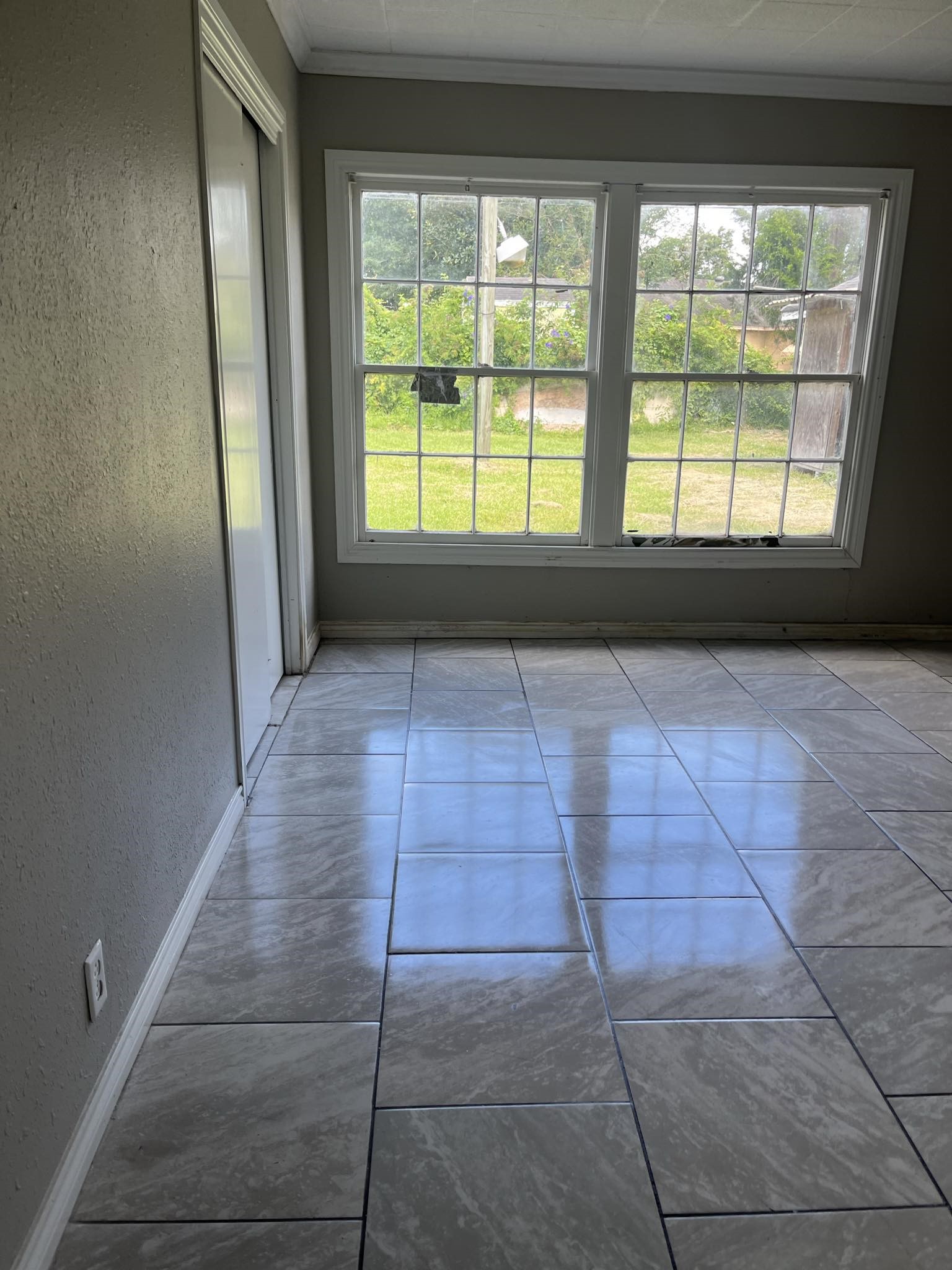 4980 Chambers Street Beaumont, TX 77705 - Photo 14 of 23 a view of hallway with windows