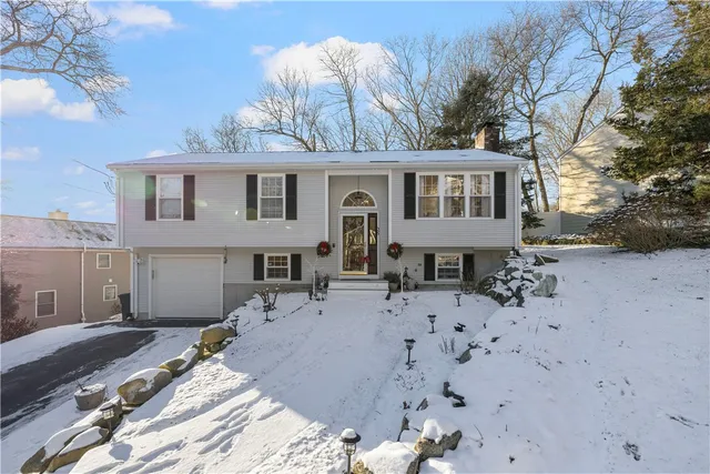 $549,900 | 26 Smith Street, Lincoln, RI 02865